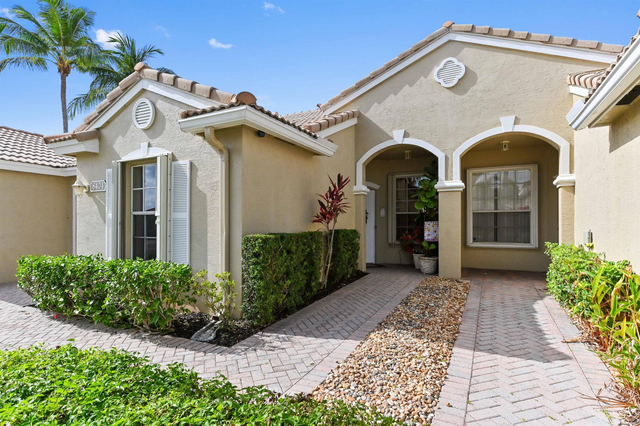 8404 Long Bay