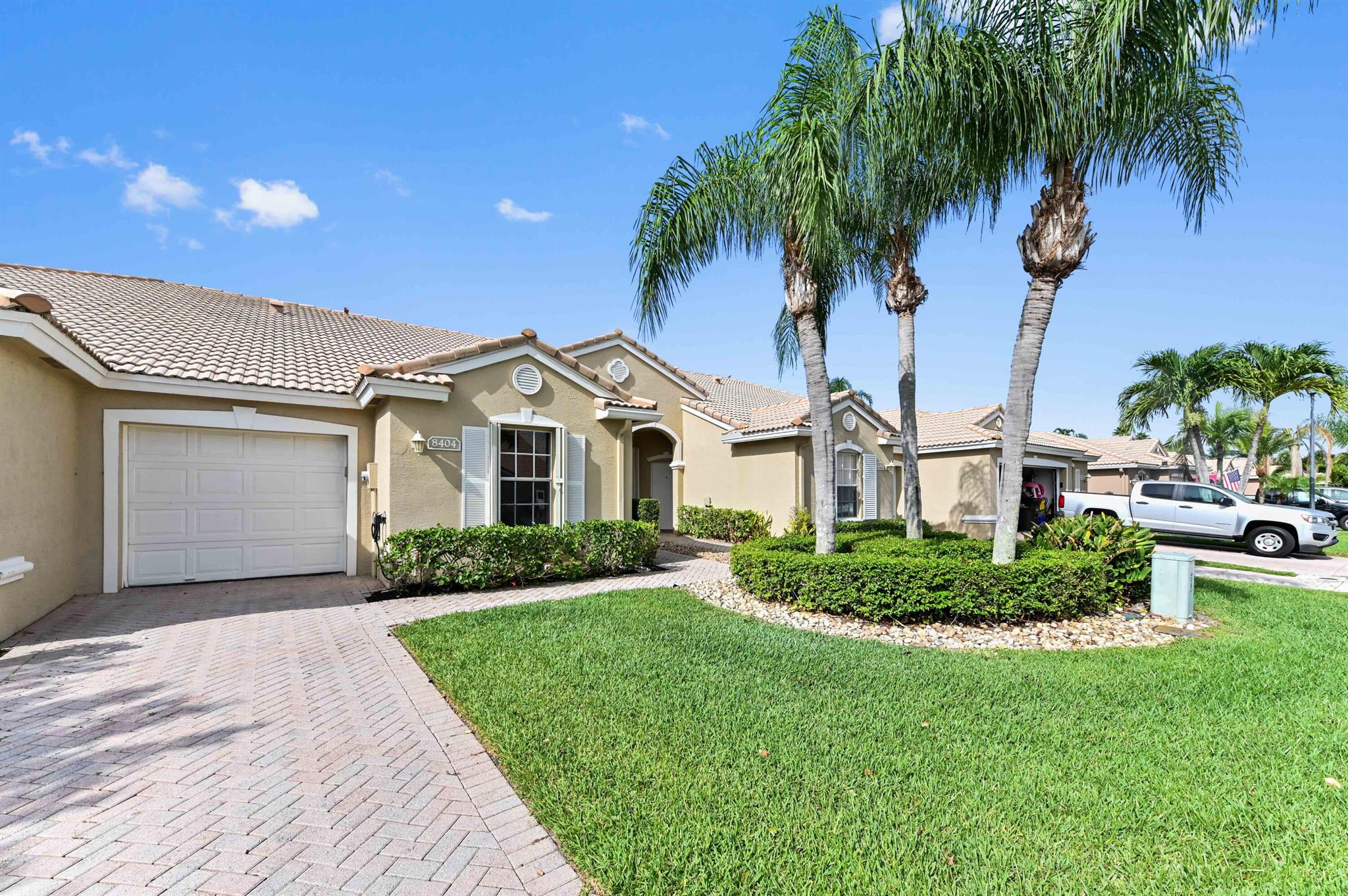 8404 Long Bay