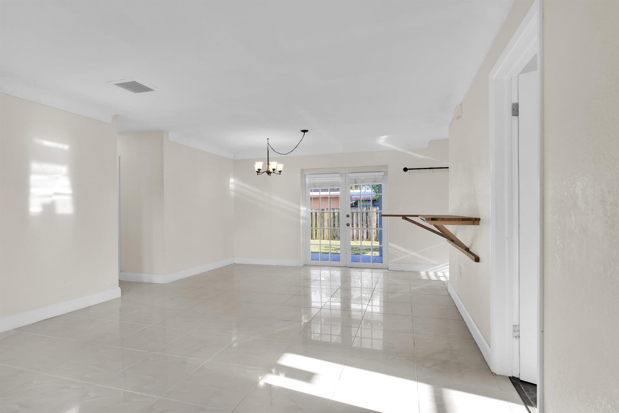 Welcome to this 4 Bed/2 Bath home in the heart of Lake worth. Quick access to 95 and within walking distance to John prince park and lake The home includes porcelain tile throughout, Washer and dryer, granite countertops, central air and is fully gated! Landlord covers landscaping, Tenant pays water/power. $64.95 Resident Benefit Package required and includes Pest Control, HVAC filter delivery, credit reporting of rent and renters insurance.