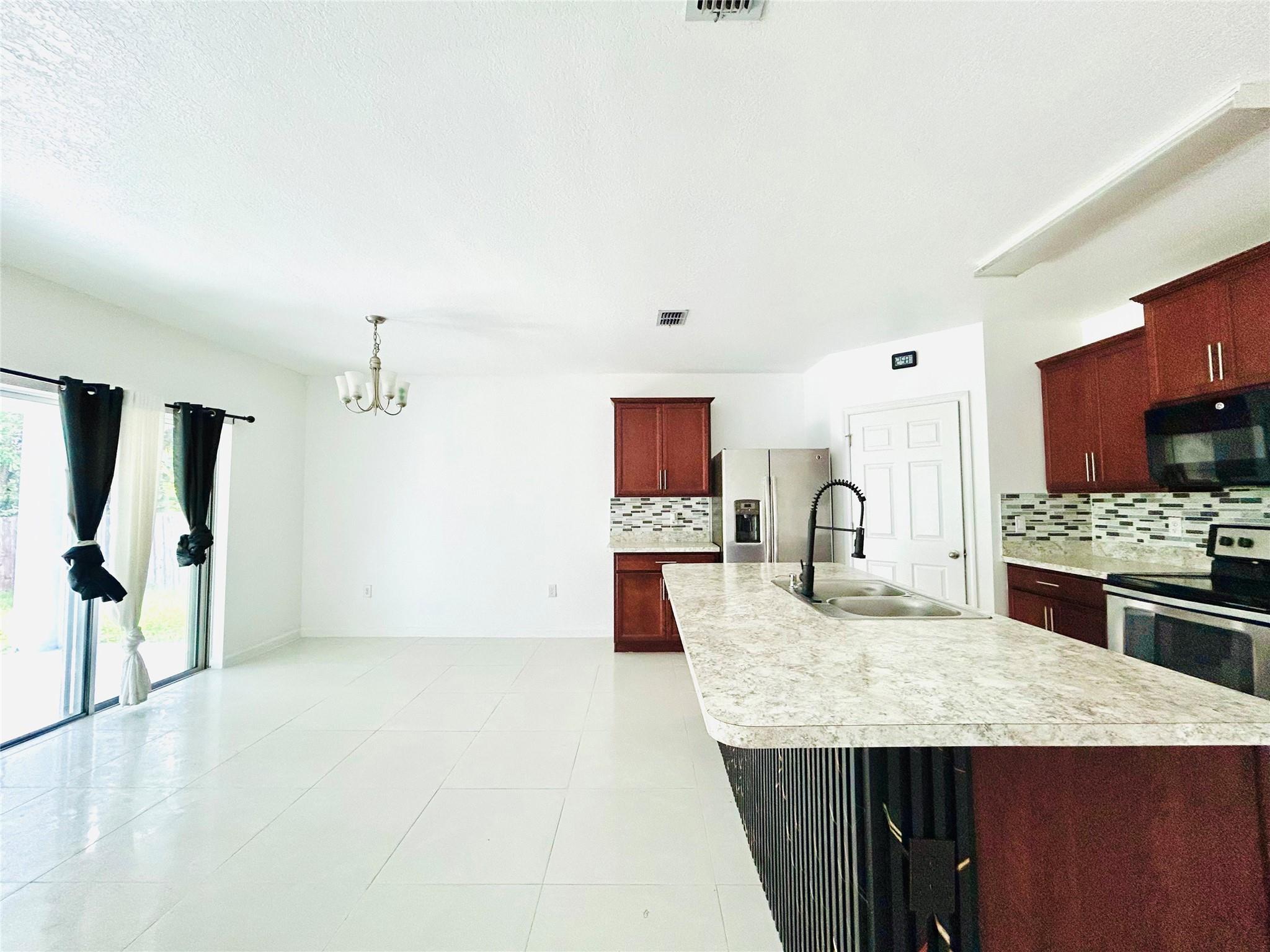 PORT ST LUCIE SECTION 9 - Residential Lease