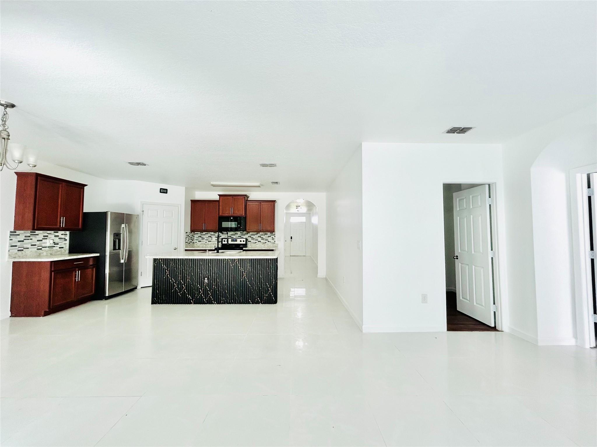 PORT ST LUCIE SECTION 9 - Residential Lease