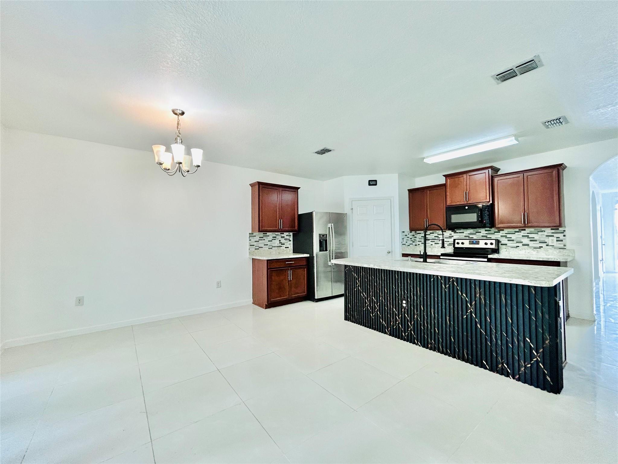 PORT ST LUCIE SECTION 9 - Residential Lease