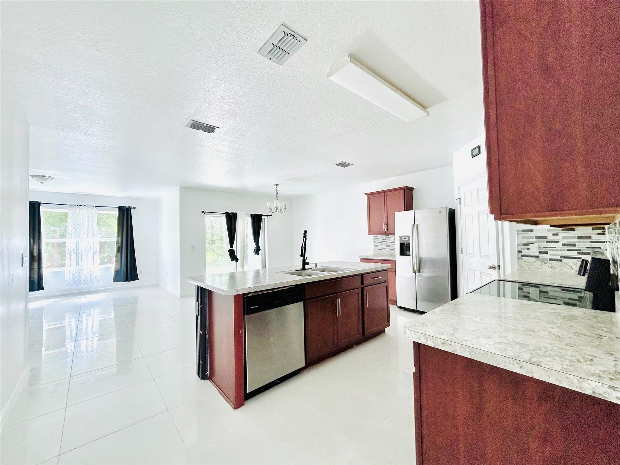 PORT ST LUCIE SECTION 9 - Residential Lease