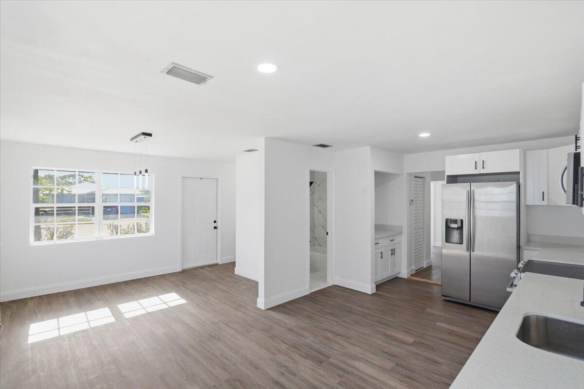 270 SW 10th Avenue 1