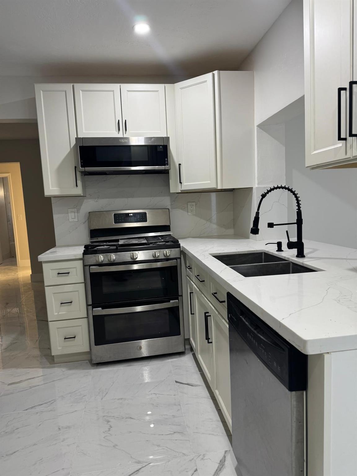 Sunrise Golf Village Sec - Residential Lease