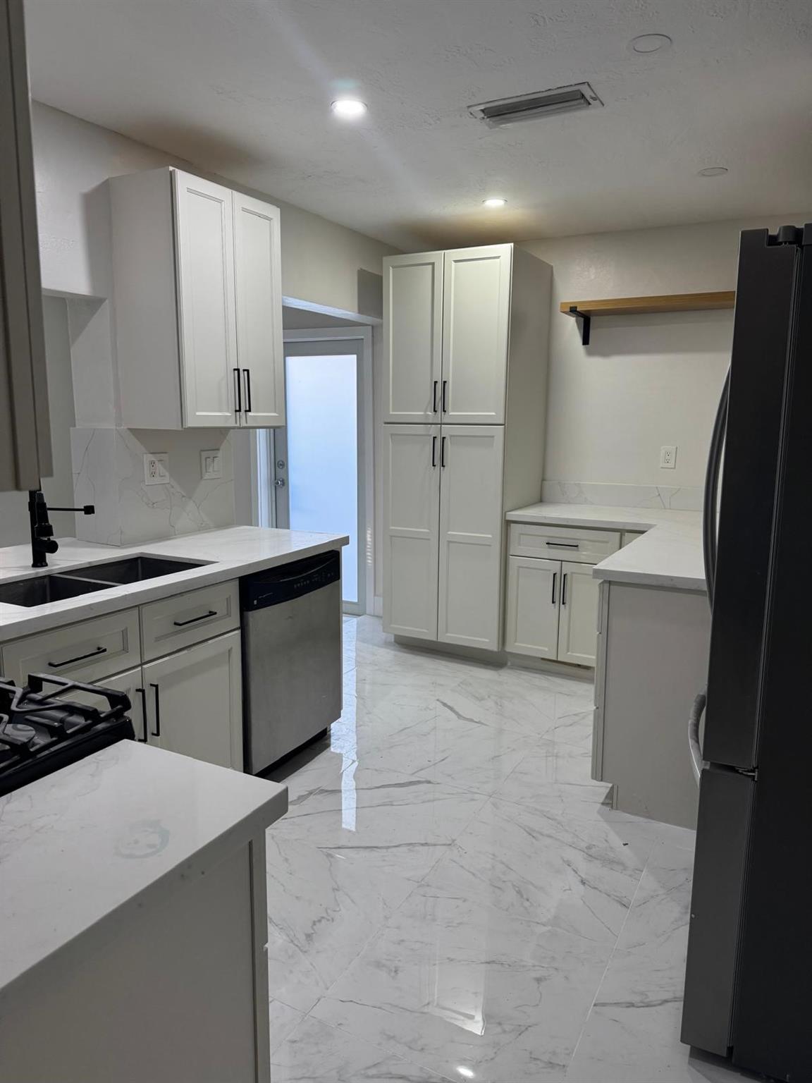 Sunrise Golf Village Sec - Residential Lease