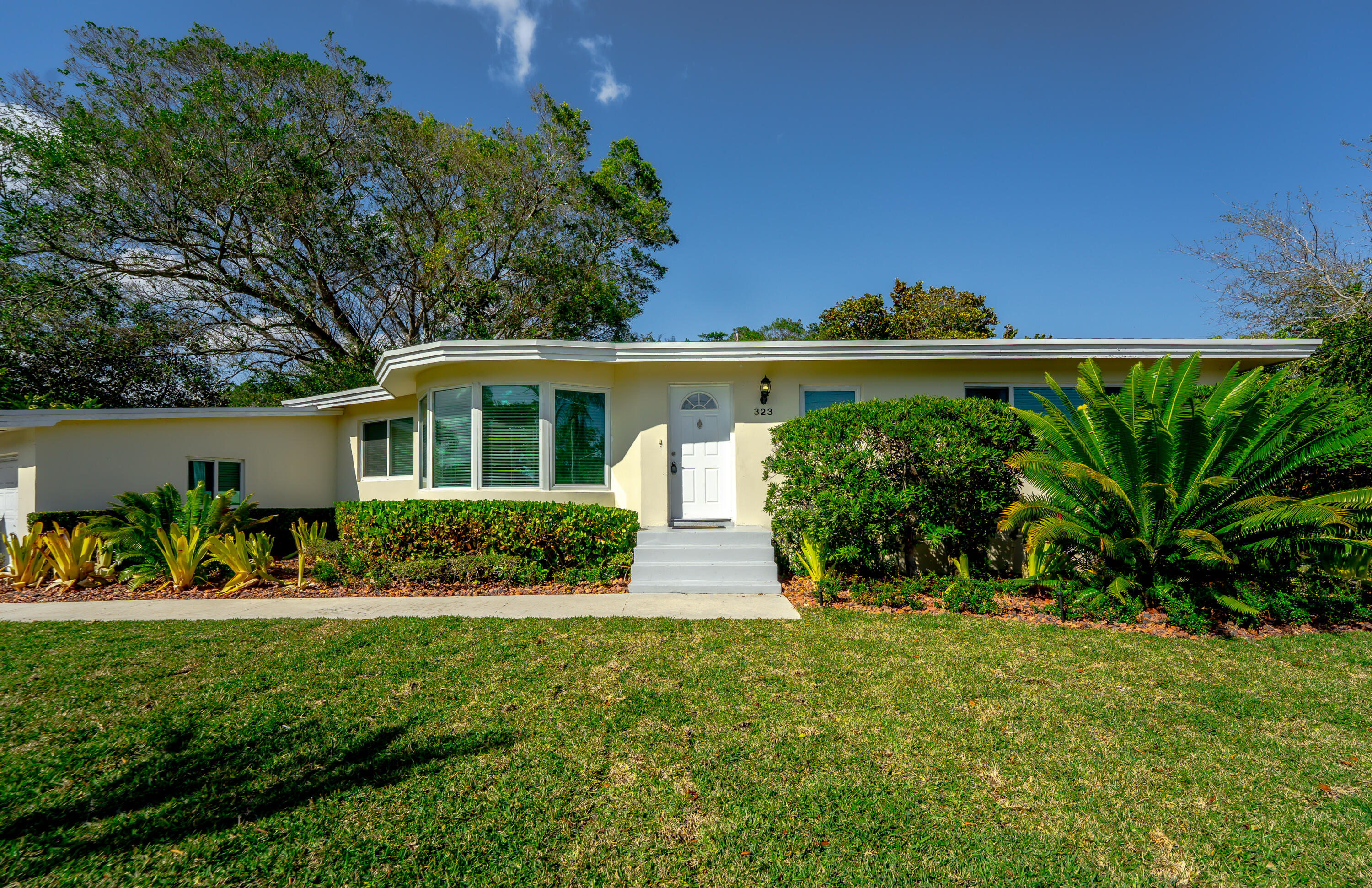 BOCA RATON HILLS SEC 3 - Residential Lease