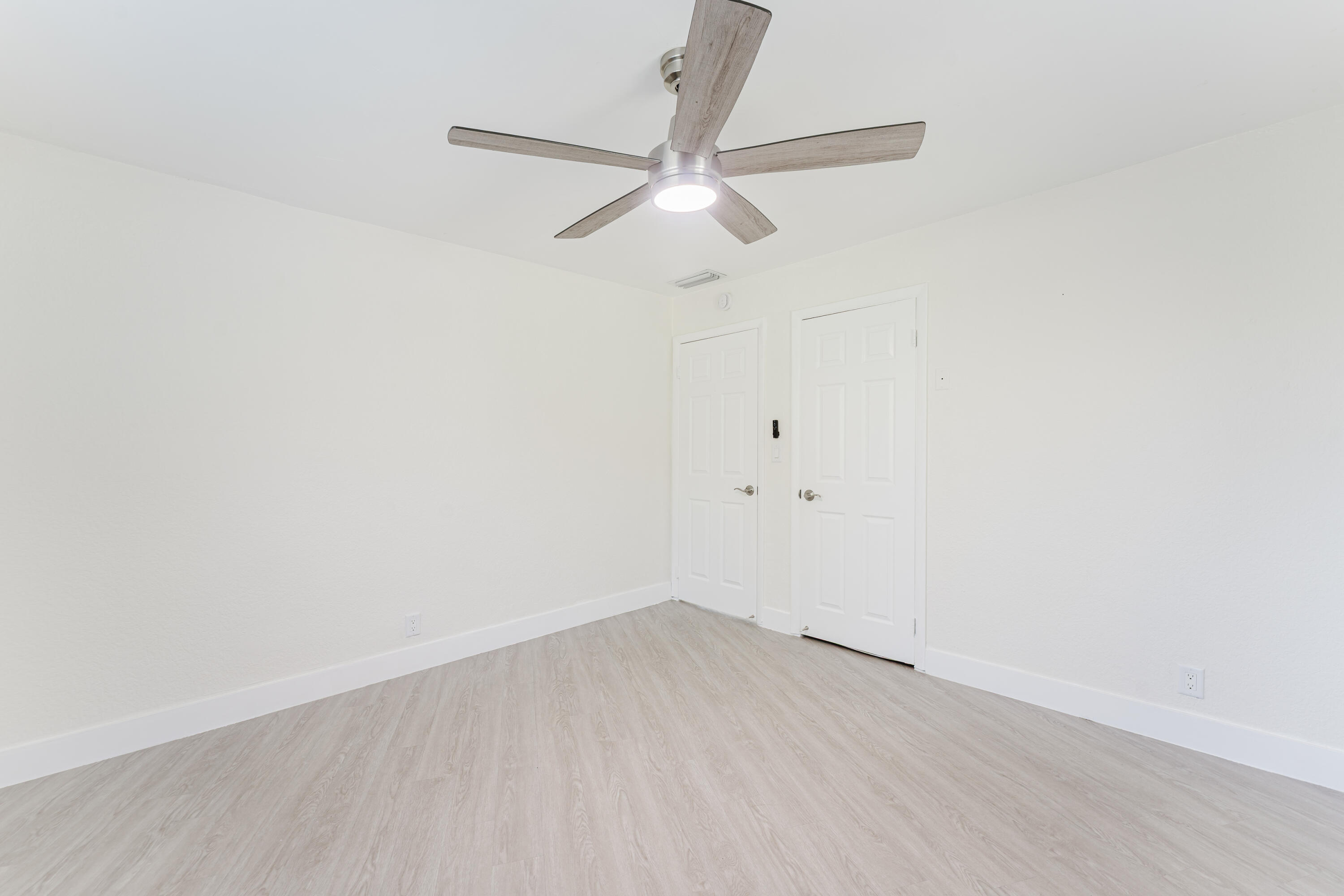 BOCA RATON HILLS SEC 3 - Residential Lease