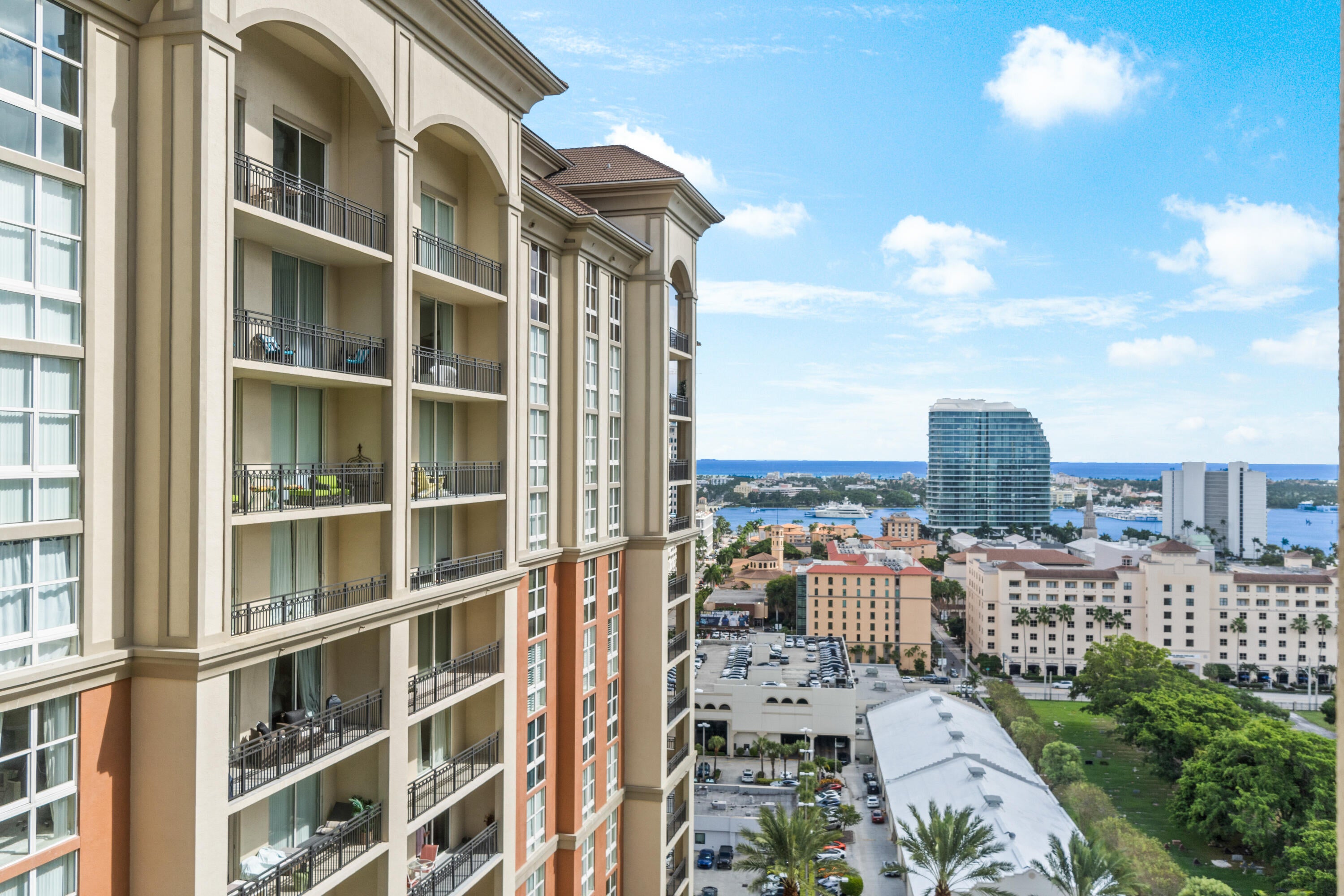 550 OKEECHOBEE Boulevard 1118