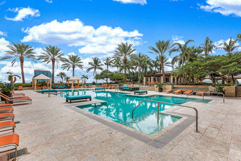 Photo of 550 OKEECHOBEE Boulevard #1118, West Palm Beach, FL 33401 (MLS # B26064706)