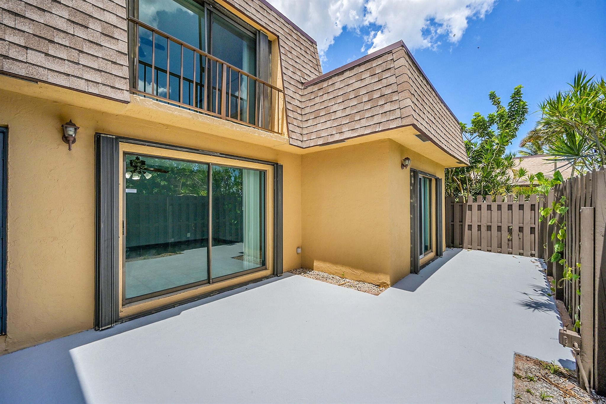 1204 Waterview Circle