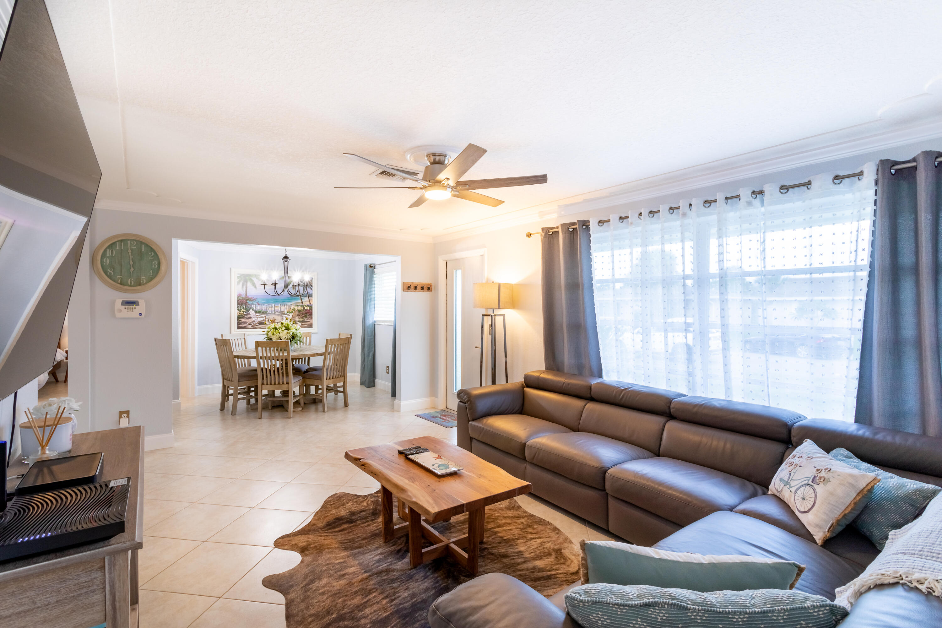 PALM BEACH SQUARE UNIT 6 - Residential Lease