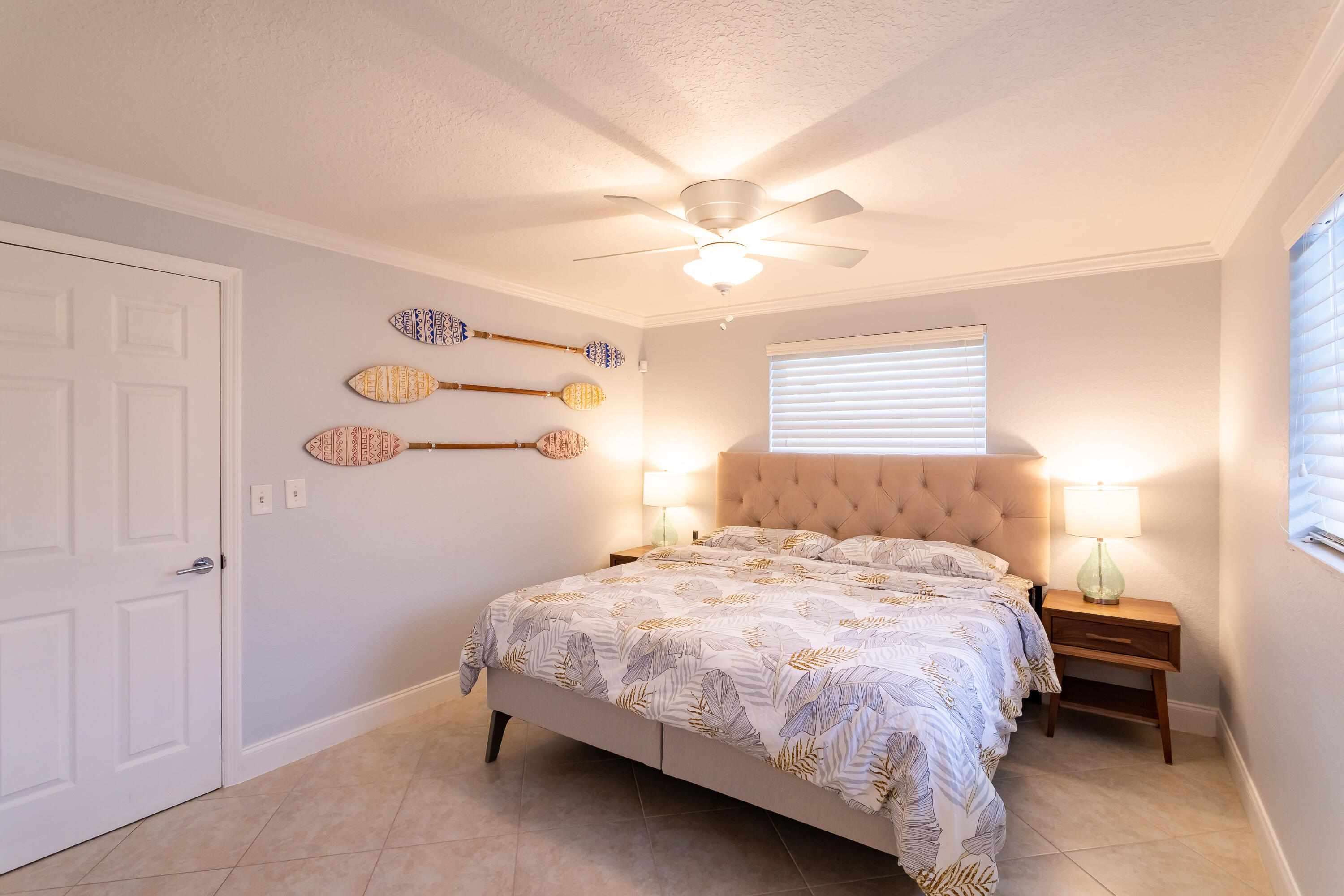 PALM BEACH SQUARE UNIT 6 - Residential Lease