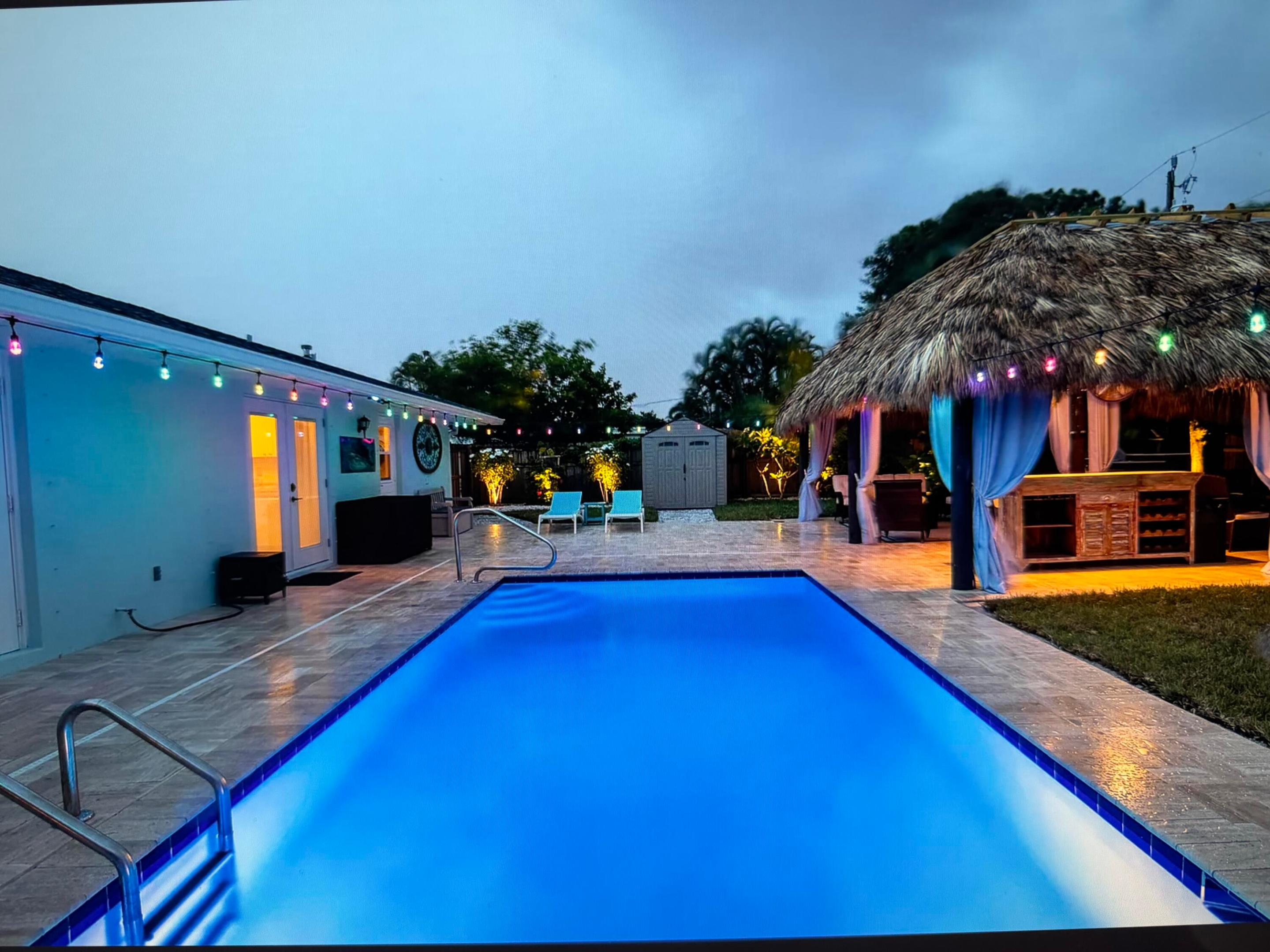 PALM BEACH SQUARE UNIT 6 - Residential Lease