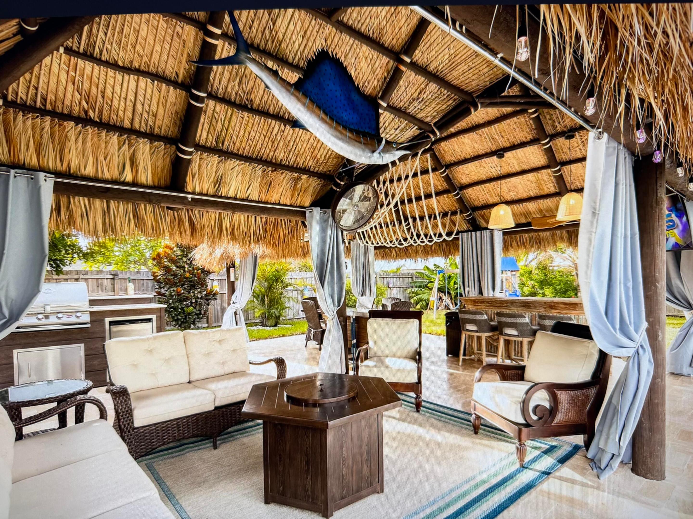 PALM BEACH SQUARE UNIT 6 - Residential Lease