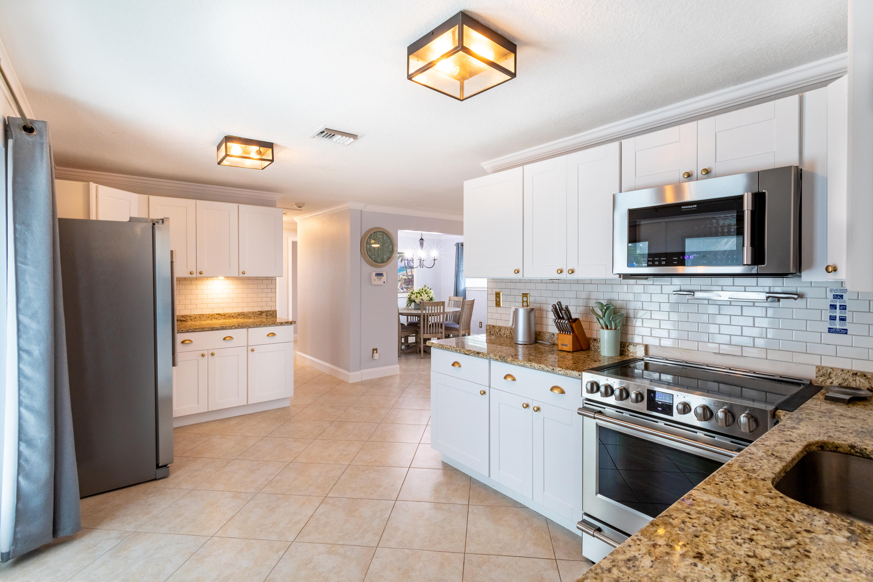 PALM BEACH SQUARE UNIT 6 - Residential Lease