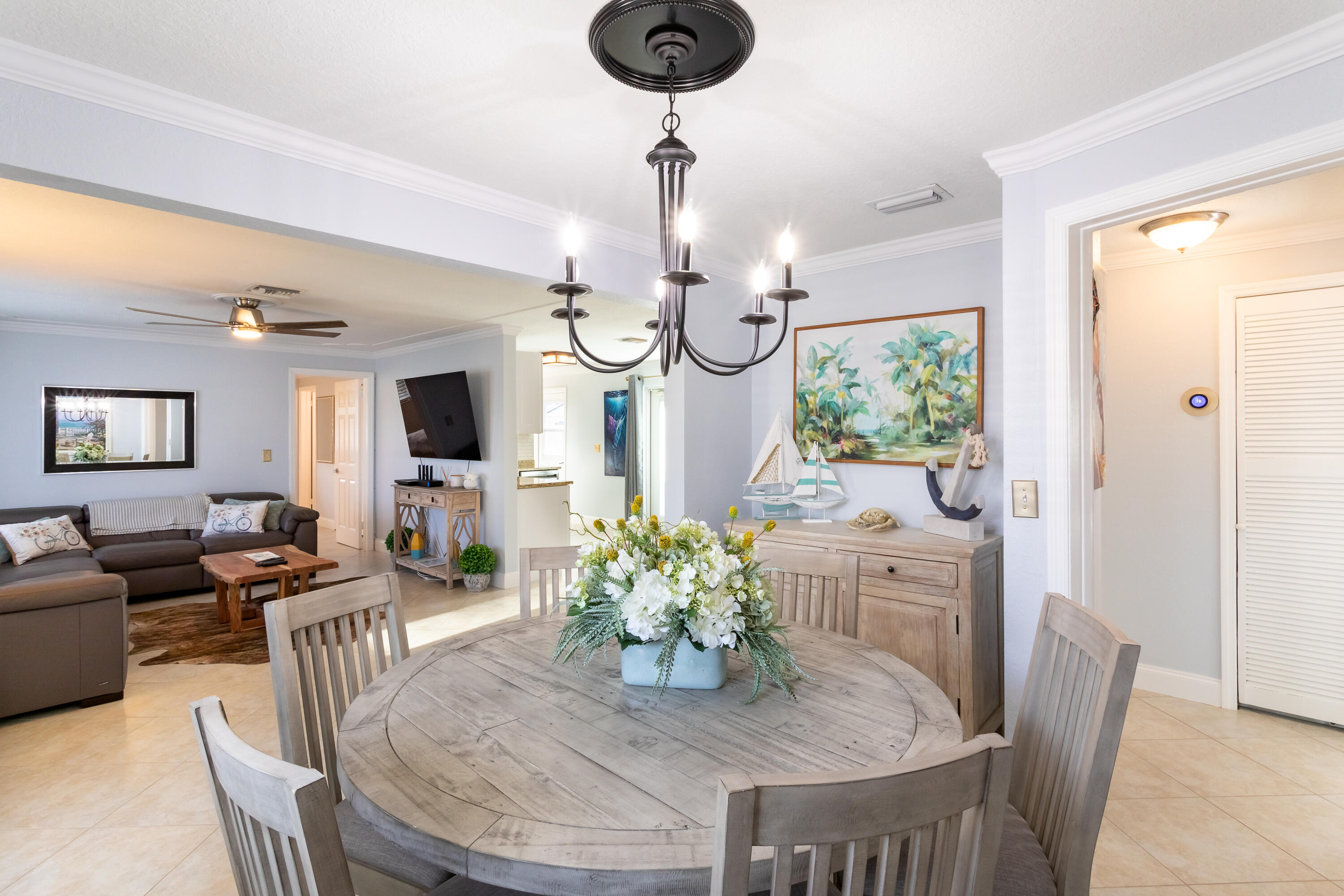 PALM BEACH SQUARE UNIT 6 - Residential Lease