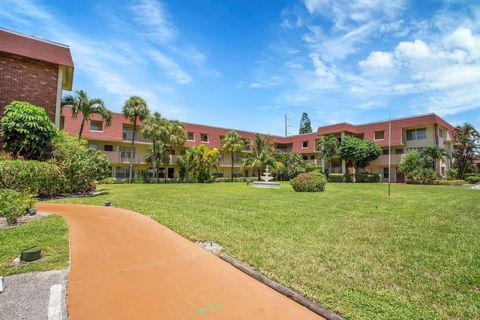 A home in Lauderdale Lakes