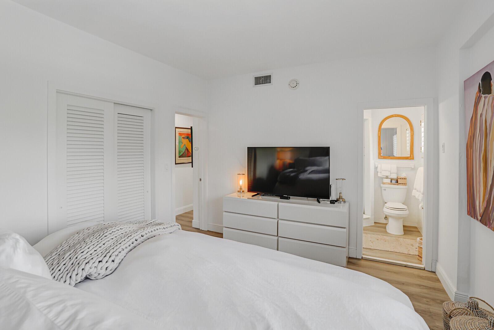 PALM WORTH INC - Residential Lease