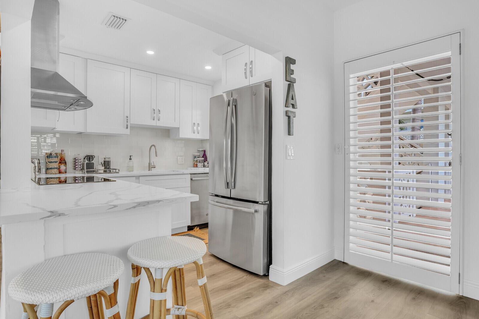 PALM WORTH INC - Residential Lease
