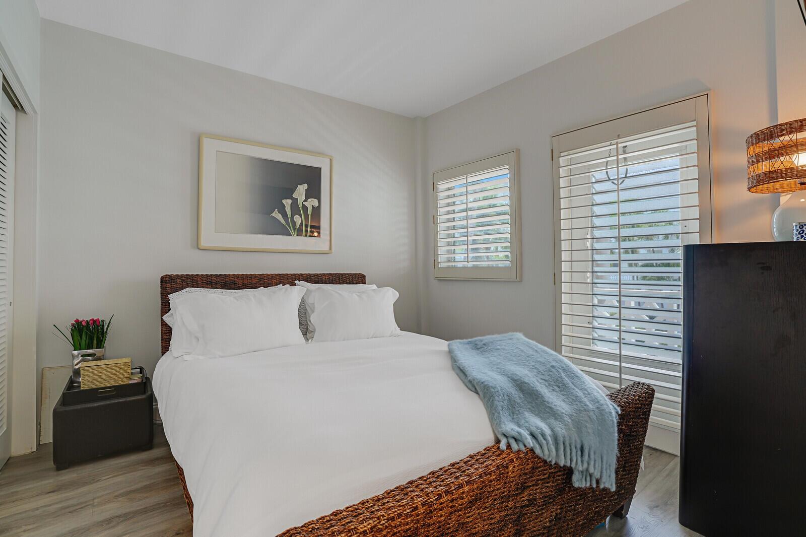 PALM WORTH INC - Residential Lease