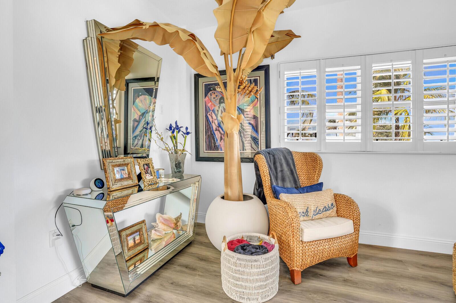 PALM WORTH INC - Residential Lease