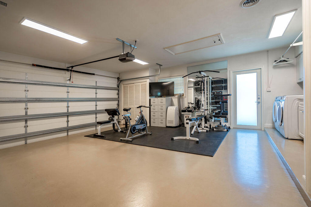 VENETIAN ISLES 3RD SEC - Residential