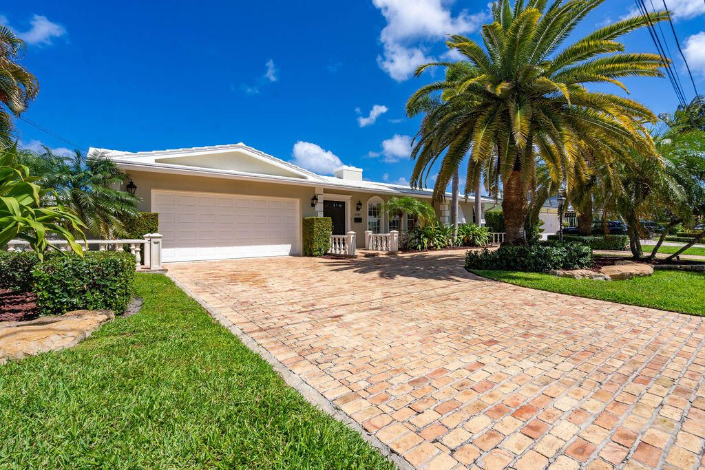 Photo of 4450 NE 24th Terrace, Lighthouse Point, FL 33064 (MLS # B26014803)