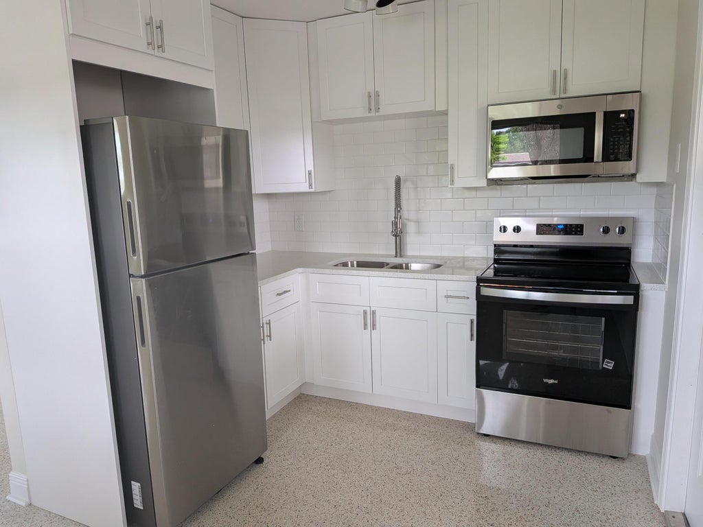 Photo of 1855 78TH Court, Vero Beach, FL 32966 (MLS # B26071791)