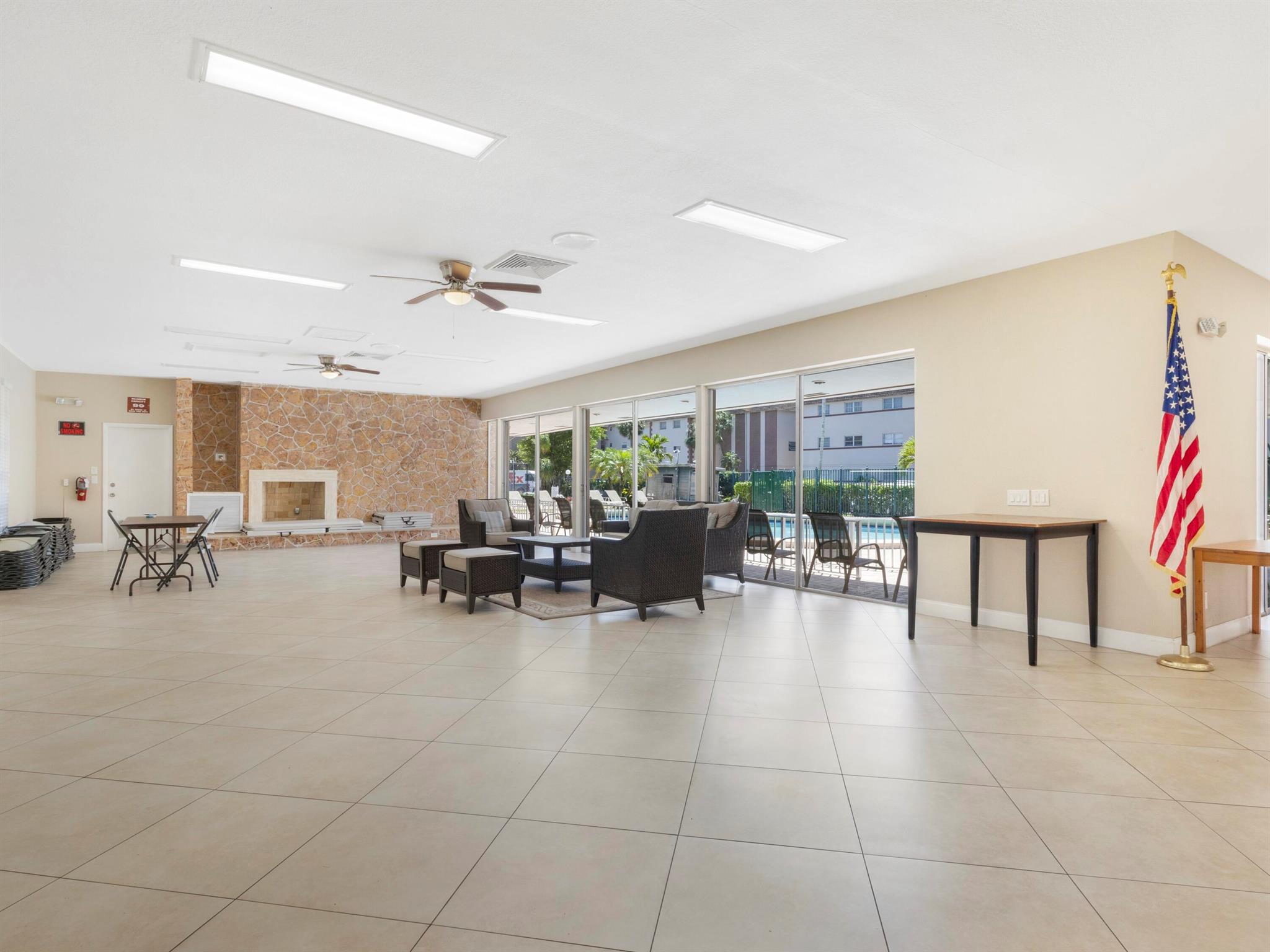 ARROWHEAD CONDO NO VII - Residential