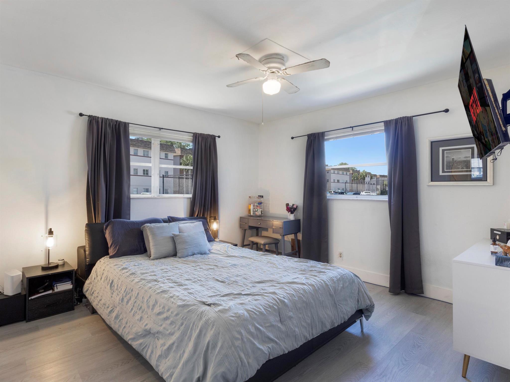 ARROWHEAD CONDO NO VII - Residential