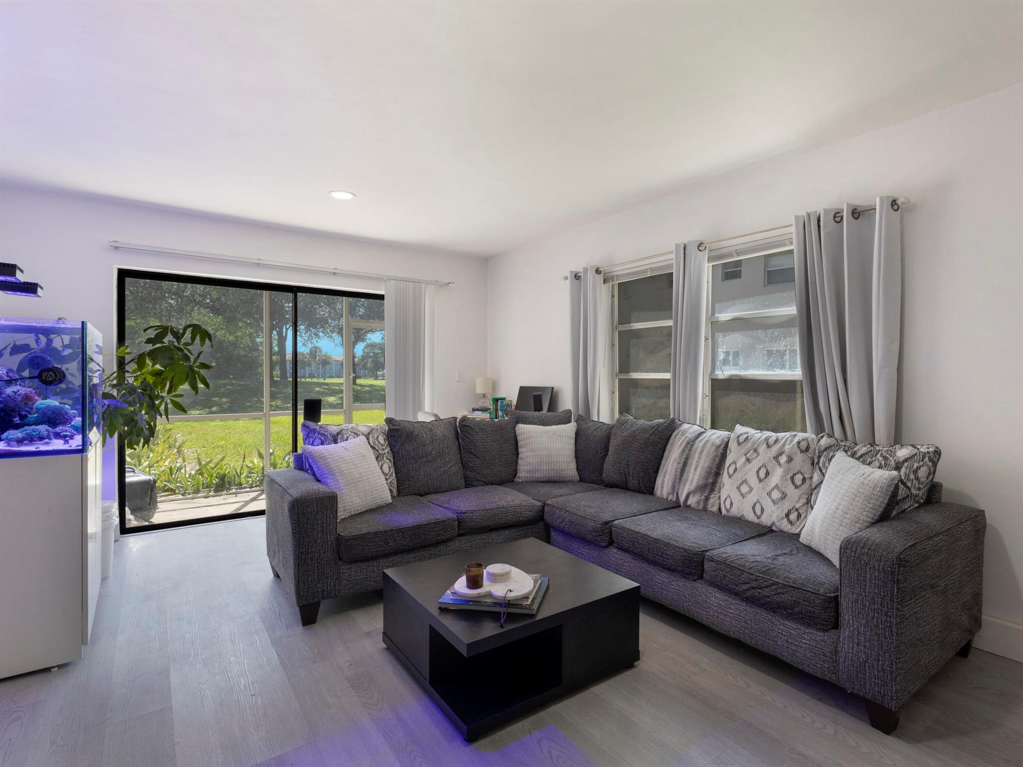 ARROWHEAD CONDO NO VII - Residential