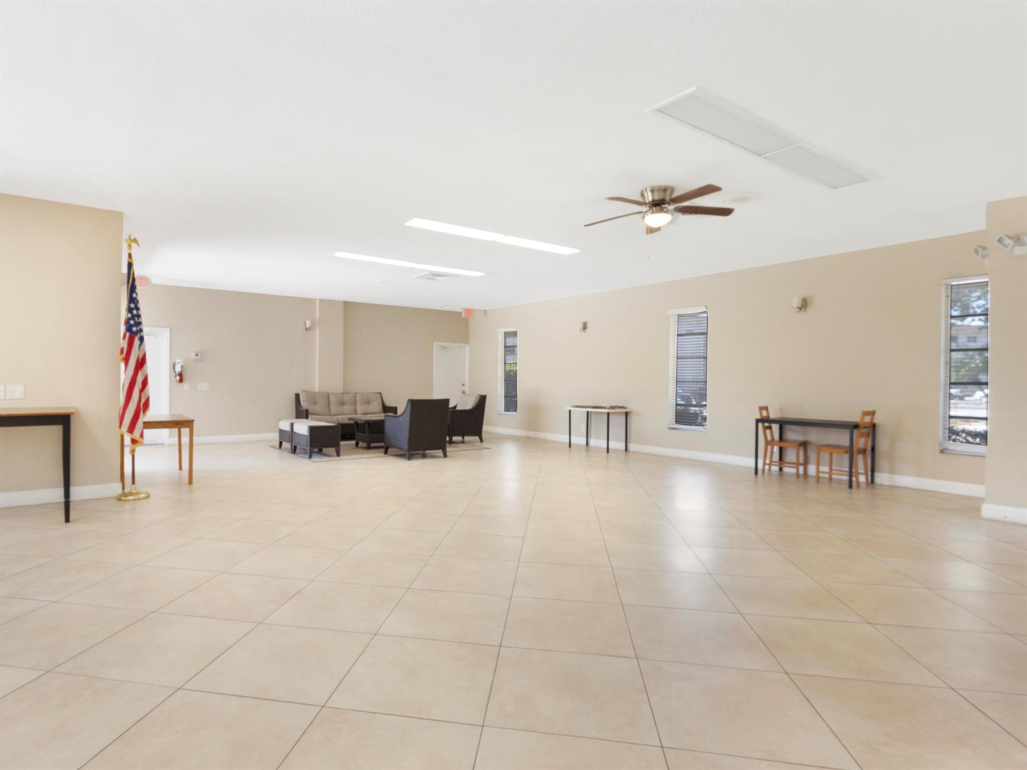 ARROWHEAD CONDO NO VII - Residential