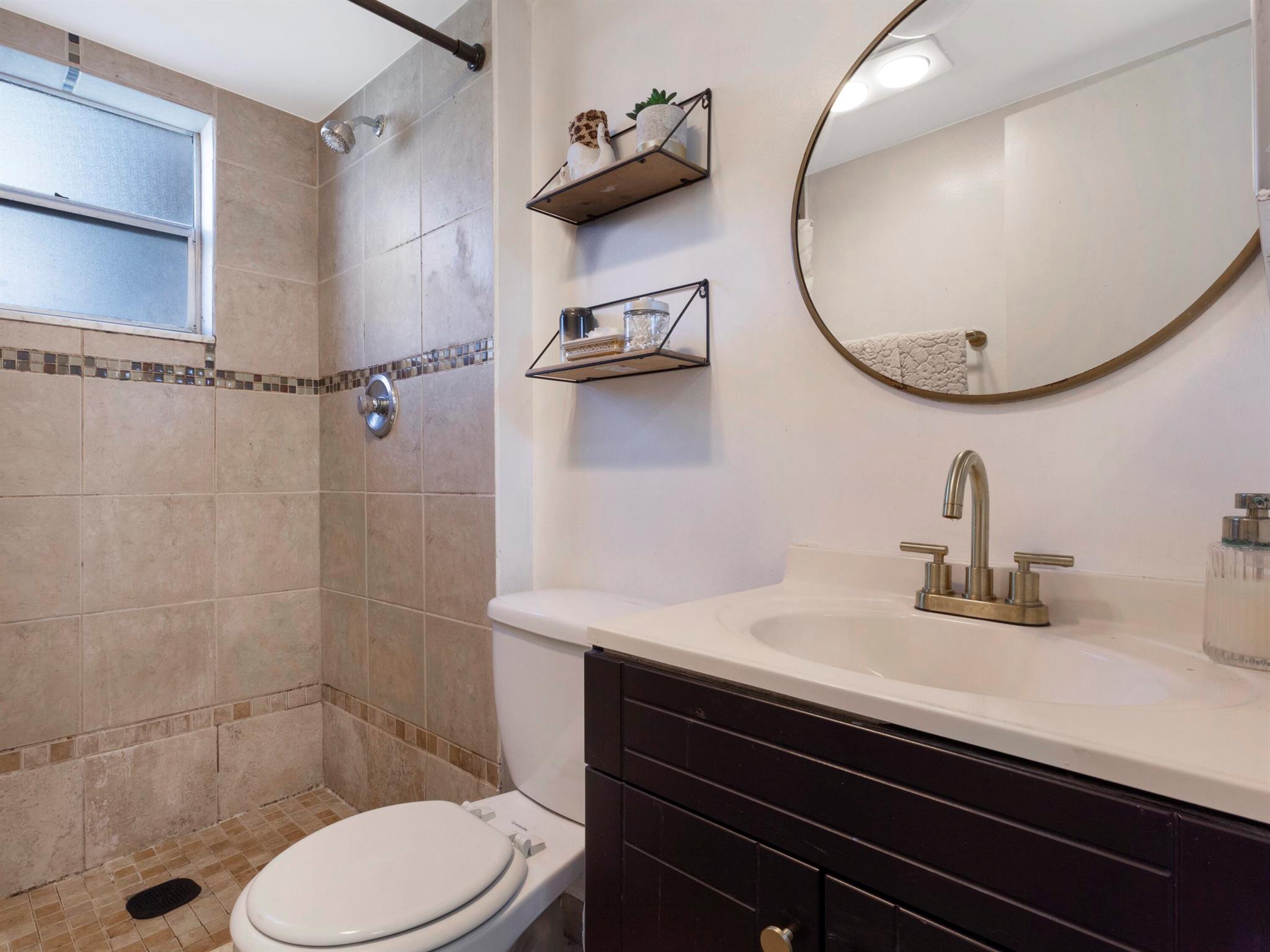ARROWHEAD CONDO NO VII - Residential