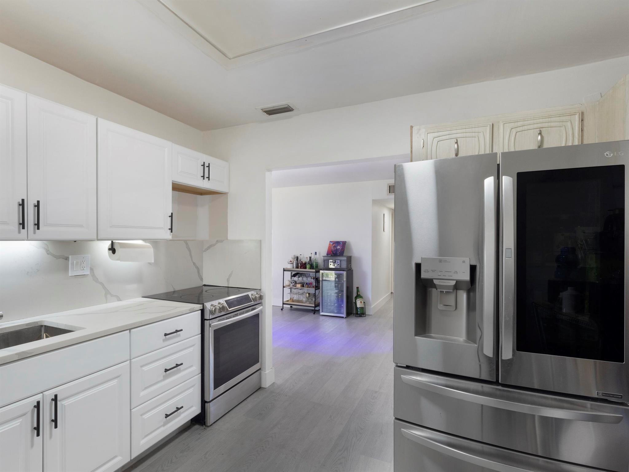 ARROWHEAD CONDO NO VII - Residential