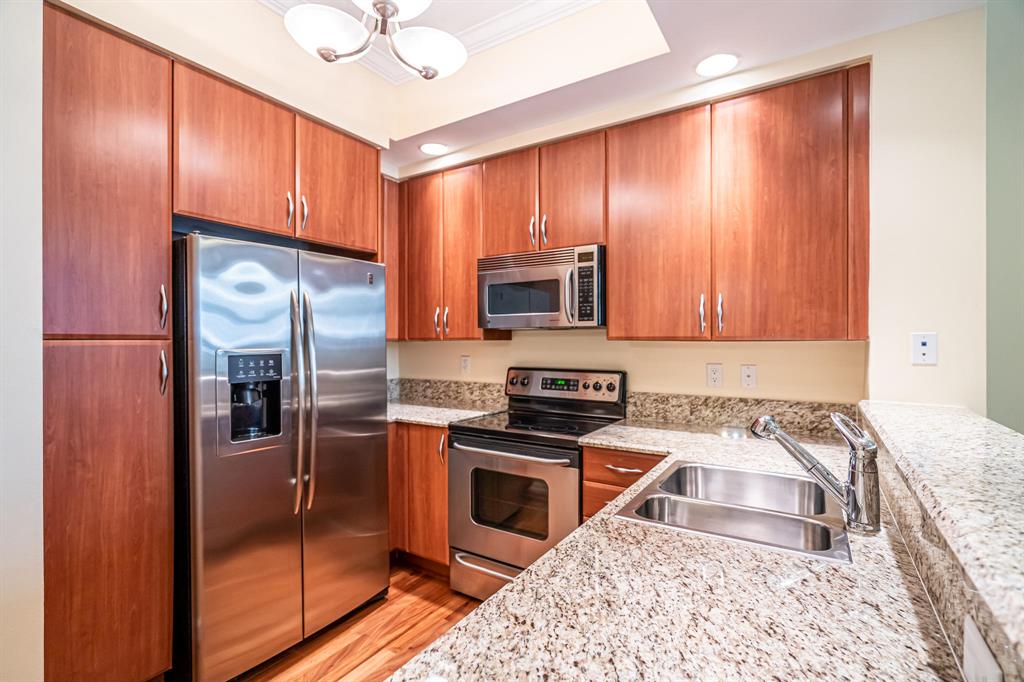 ONE CITY PLAZA - Residential