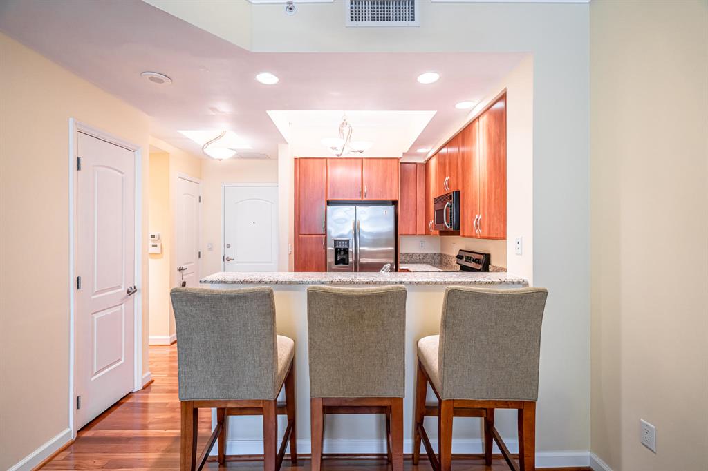 ONE CITY PLAZA - Residential