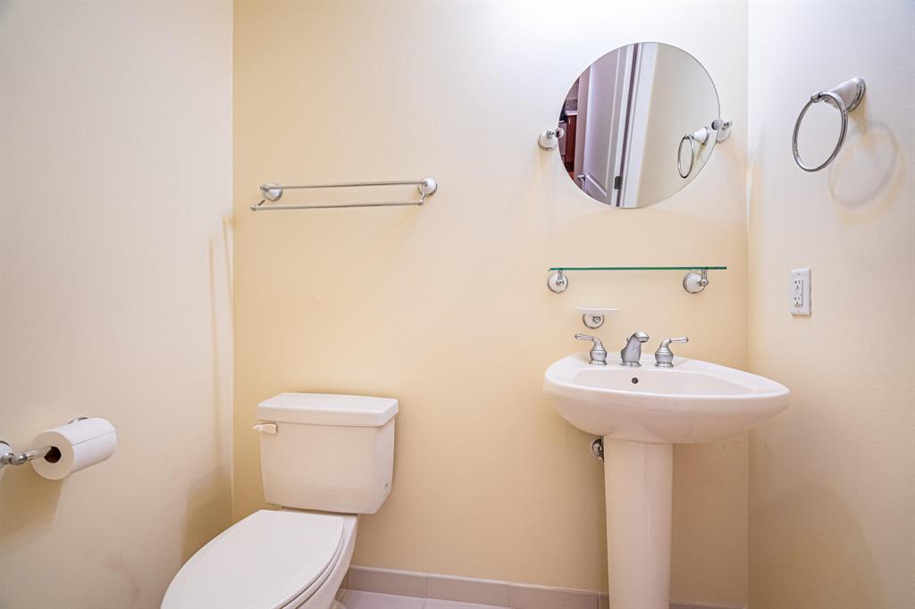 ONE CITY PLAZA - Residential