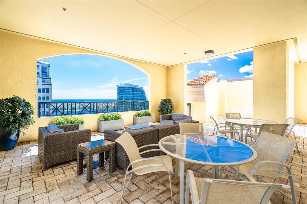 ONE CITY PLAZA - Residential