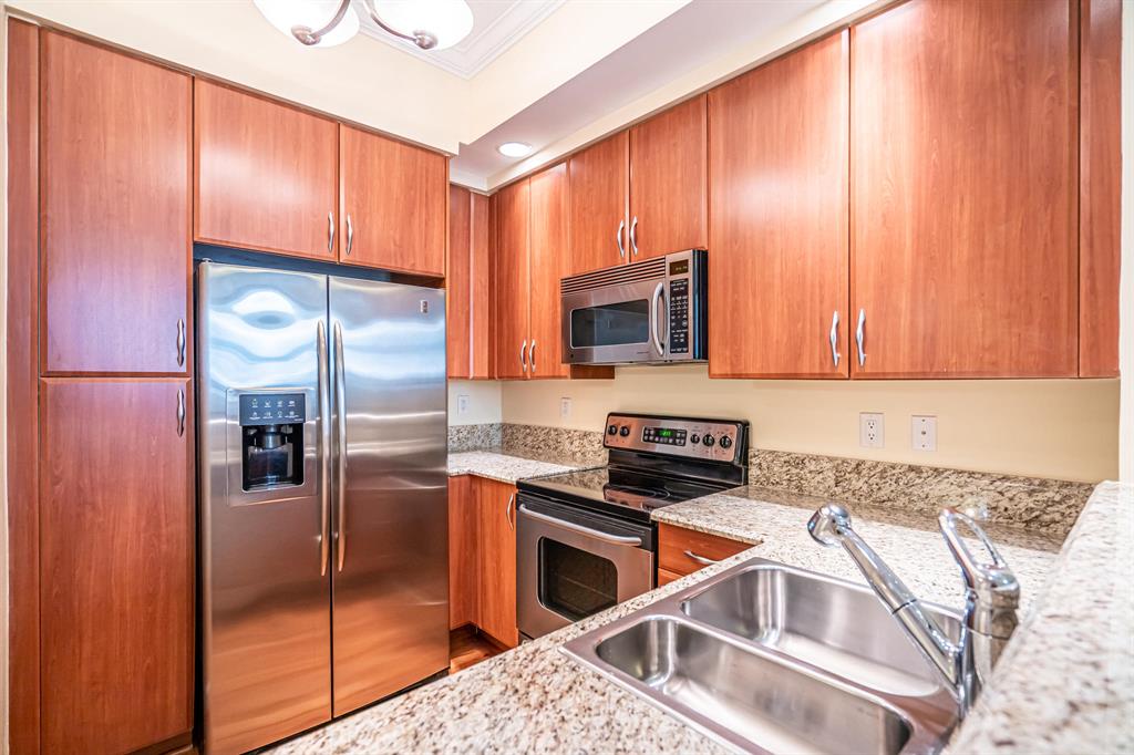 ONE CITY PLAZA - Residential