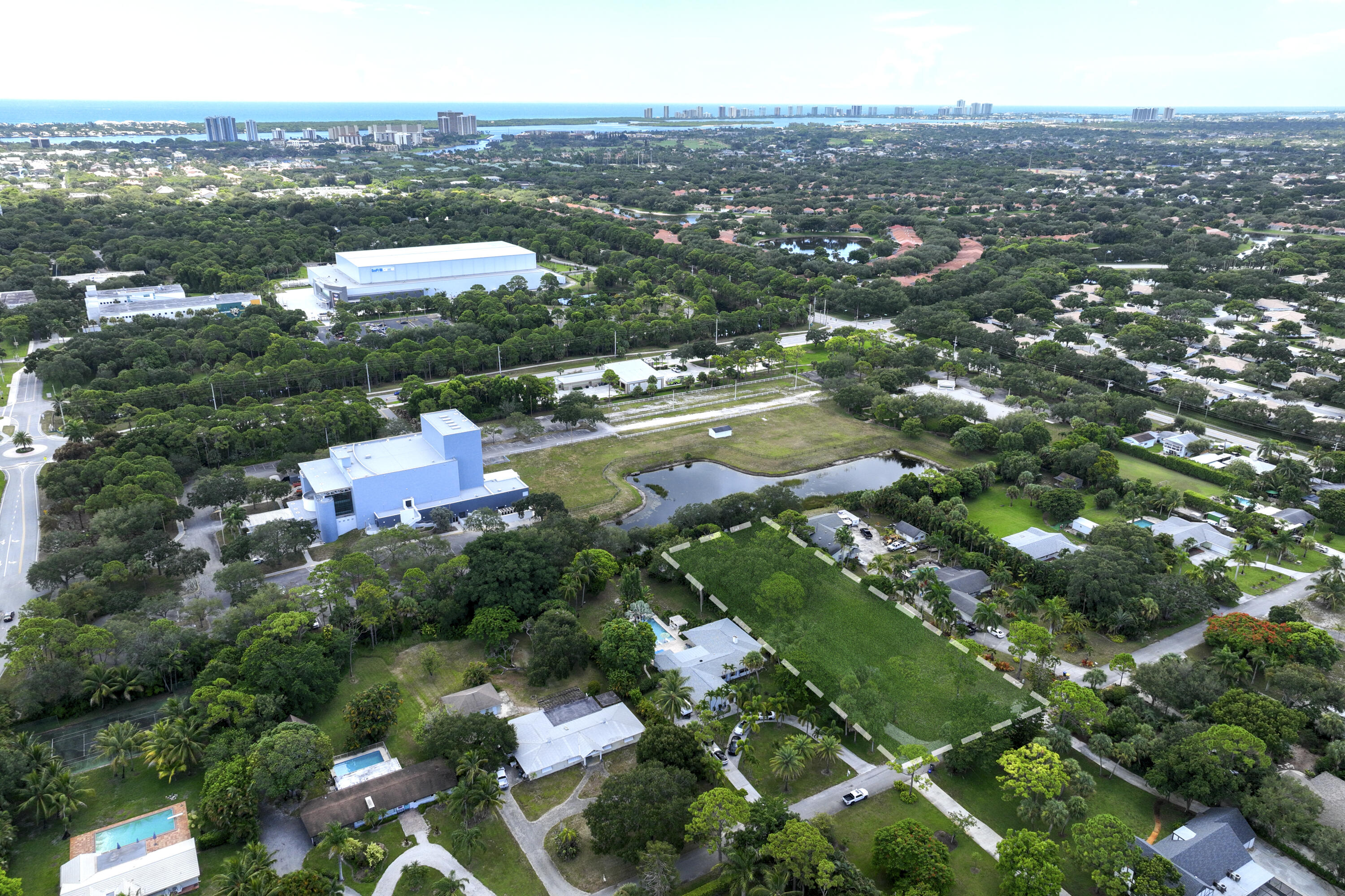 MONET GARDENS AMD (UNREC) ON - Land