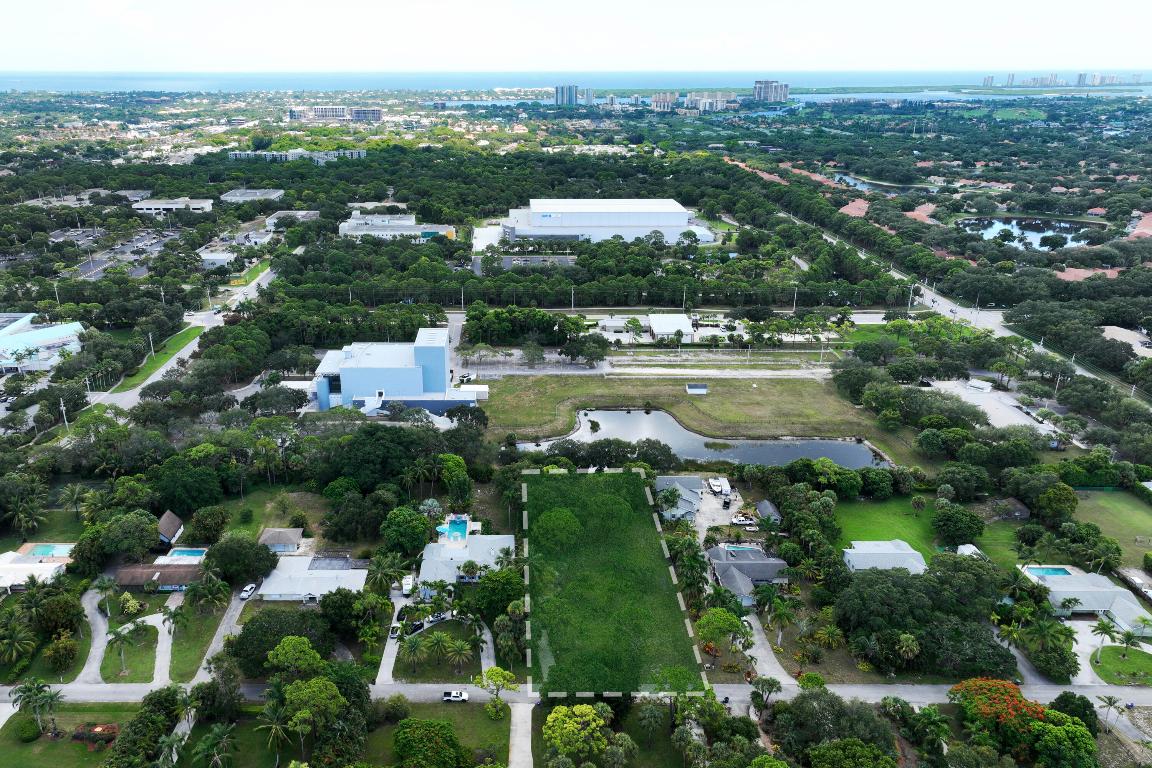 MONET GARDENS AMD (UNREC) ON - Land