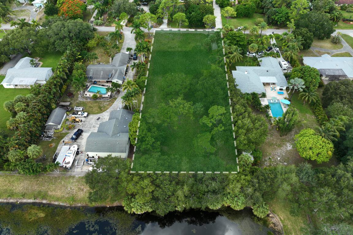 MONET GARDENS AMD (UNREC) ON - Land