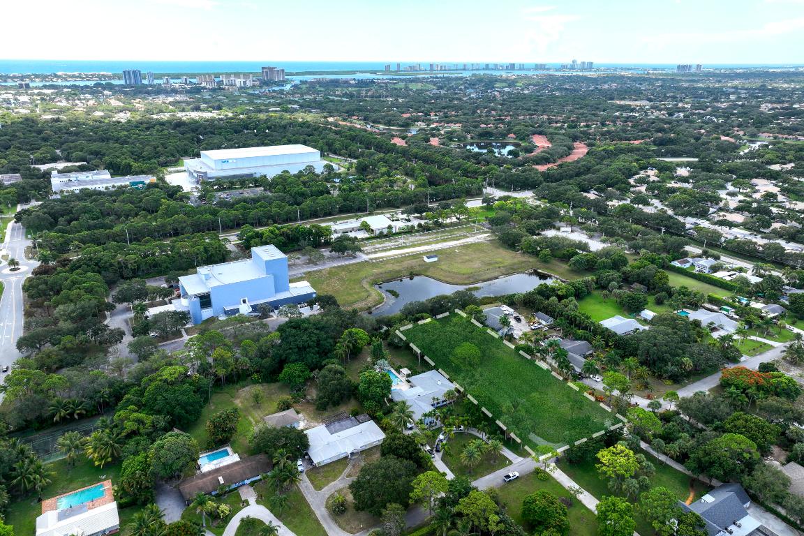 MONET GARDENS AMD (UNREC) ON - Land