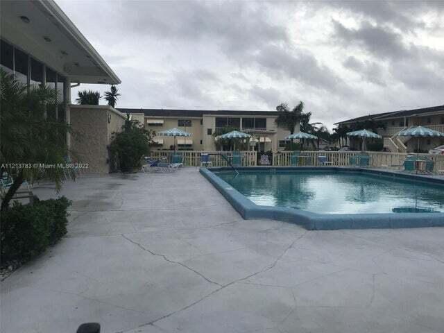 VILLAGE ROYALE CONDO 6 - Residential Lease