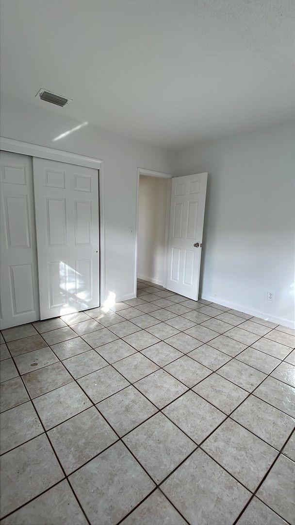 Lloyd Estates 25-47 B - Residential Lease