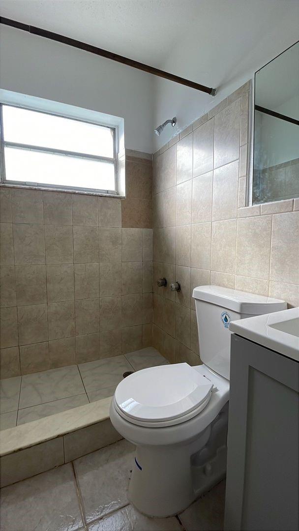 Lloyd Estates 25-47 B - Residential Lease