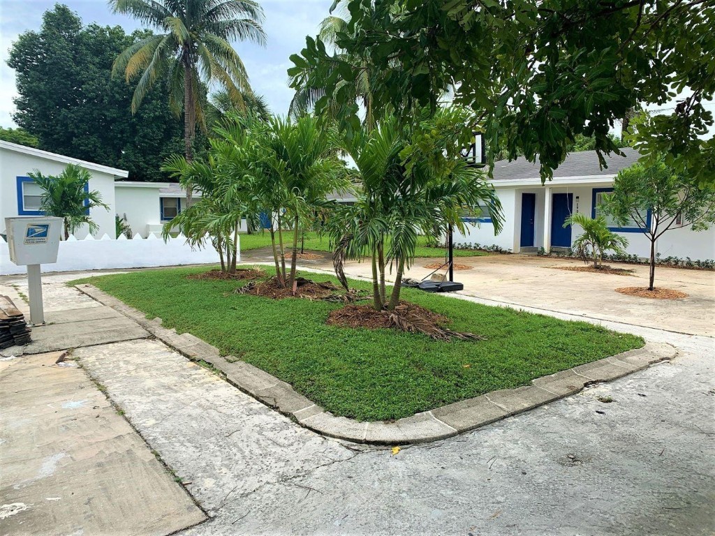 Lloyd Estates 25-47 B - Residential Lease