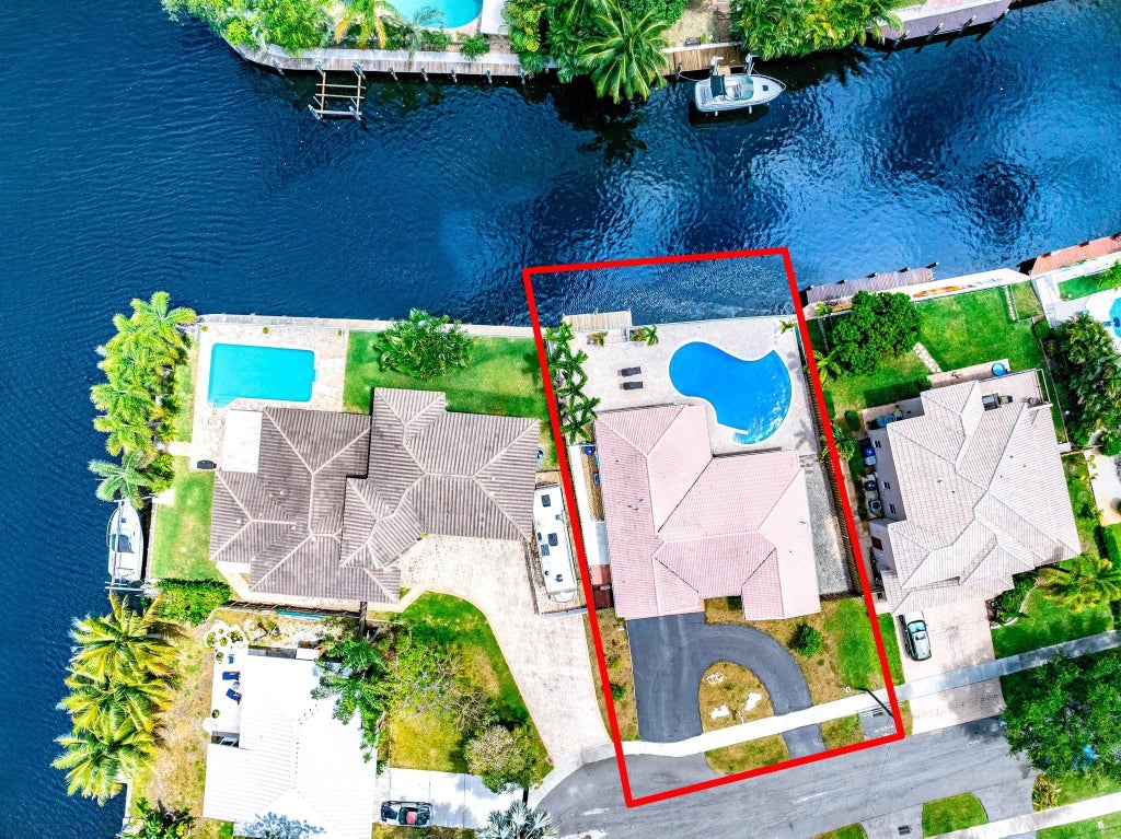Photo of 188 SE 2nd Avenue, Pompano Beach, FL 33060 (MLS # F10435059)