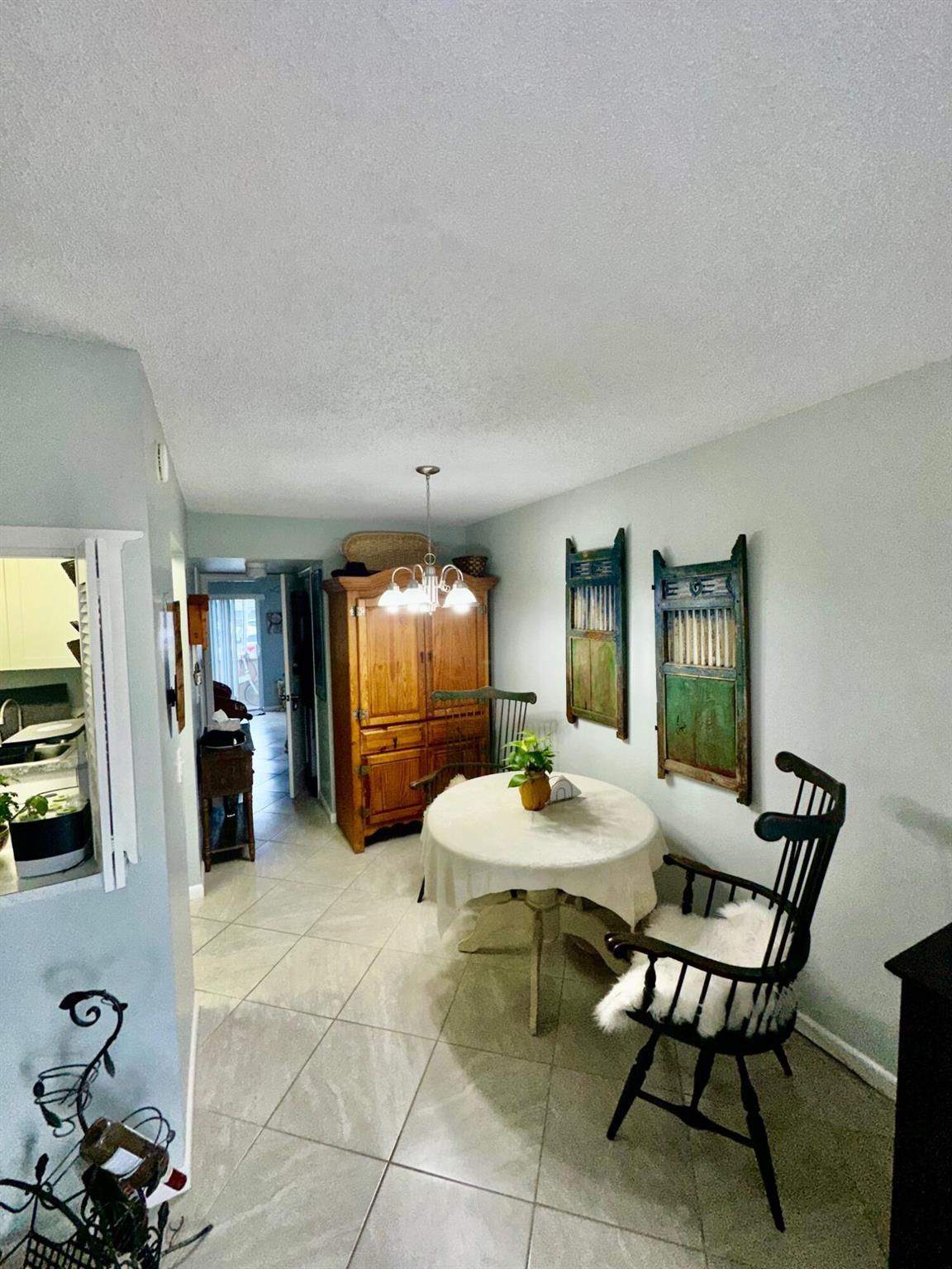 271 Chatham N